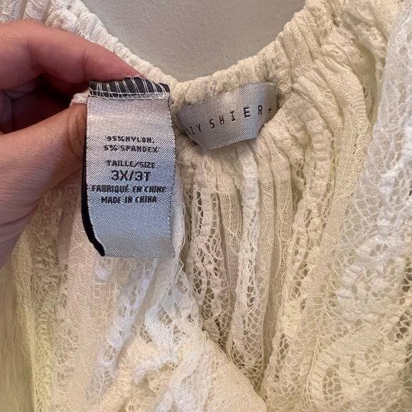 Suzy Shier White Lace Top - Picture 4 of 4